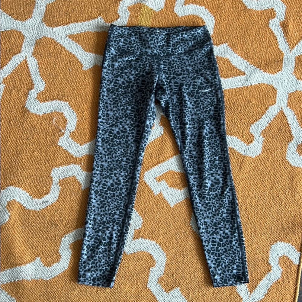 Nike dri-fit woman’s leopard print leggings fitness running pants size small